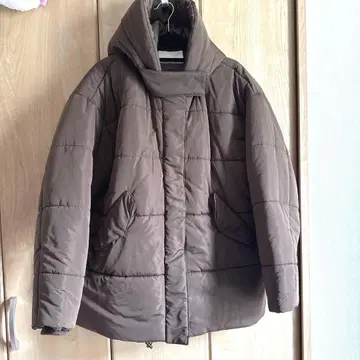 Chico 브라운 후드 부착 다운 자켓