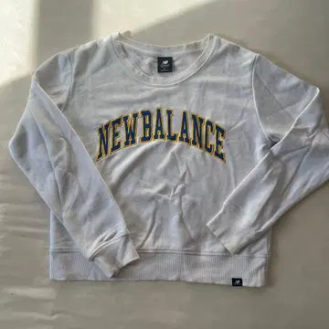 NEW BALANCE 크롭 트레이닝복 화이트