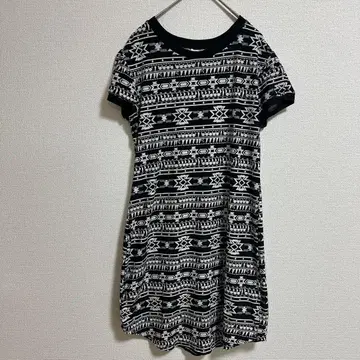 블랙 화이트 기하학 패턴 반팔 미니 원피스 L