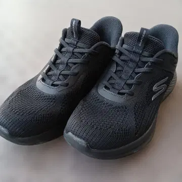 [ 새상품급 ] Skechers 슬립인 스니커즈 24cm