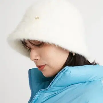 화이트 버킷햇 퍼 snidel