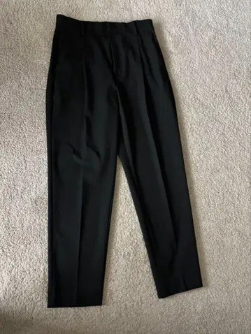 무인양품 턱 테이퍼드 팬츠 블랙