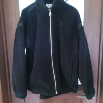 adidas 블랙 플리스 자켓 M 사이즈