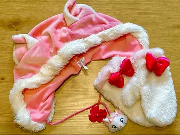 마리 고양이 모티브 귀도리 모자와 미튼 세트
