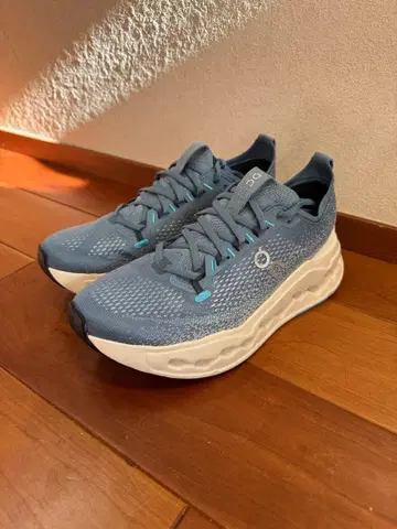 On Cloudsurfer Max US 8 (26.0) 시착만 한 상품