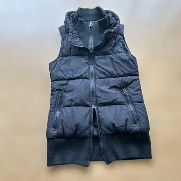 INONI 블랙 다운 베스트