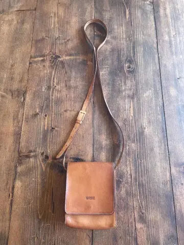 BREE 브라운 가죽 숄더백