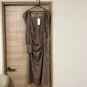 rienda 플라워 프린트 드레이프 원피스