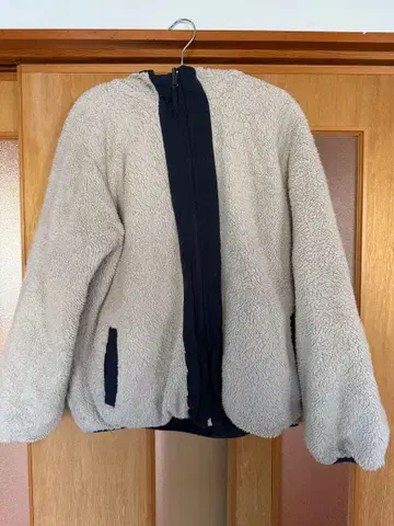 록시 M 리버서블 후드 부착 모코모코 퀼팅 아우터 네이비 화이트