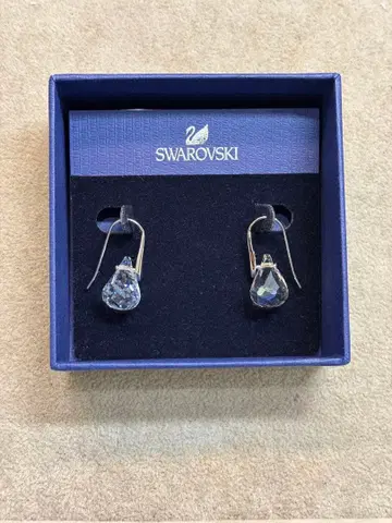 스와로브스키 Lunar 드롭 귀걸이