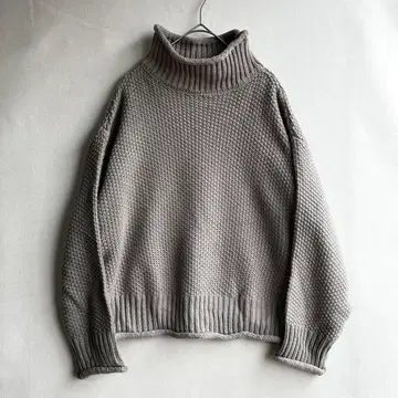 새상품급 RETRO GIRL 레트로걸 터틀넥 스웨터 카키