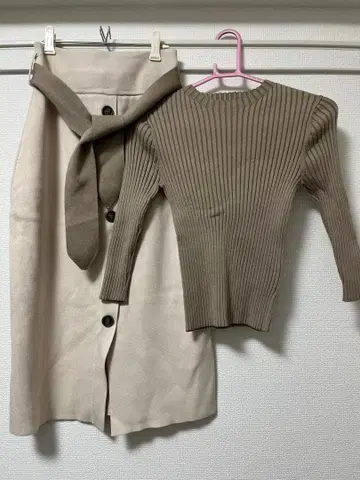 Rirandture 리브 니트 and 버튼 디자인 스커트 셋업