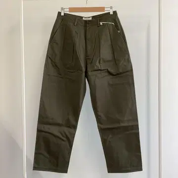 Universal Works. 치노 팬츠