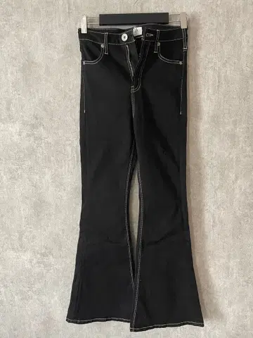 GYDA 블랙 부츠컷 데님