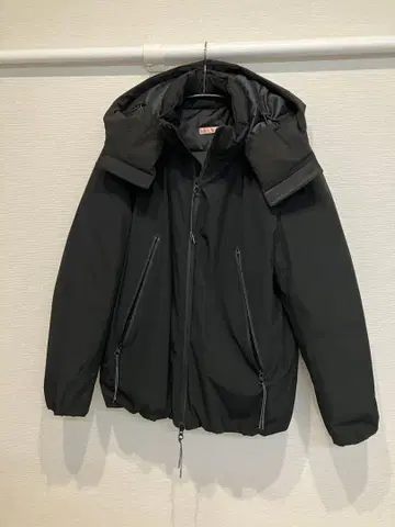 LUIS MARI 쿨 카리안 다운 자켓 38