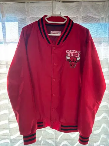 Chicago Bulls 바시티 자켓 L 사이즈