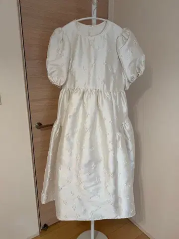 BIRTHDAY BASH 로라 퍼피 드레스 아이보리