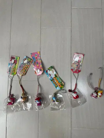 최종 가격 인하 헬로키티 스트랩 세트