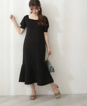 블랙 티셔츠 원피스 반팔 플레어