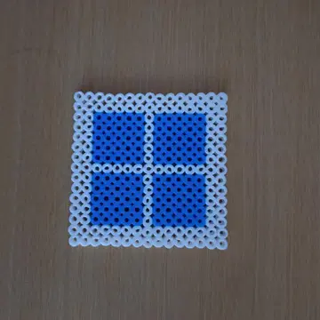 펄러비즈 파랑과 화이트 사각형