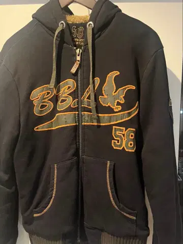 BBLONDON 후드 부착 후드티 블랙