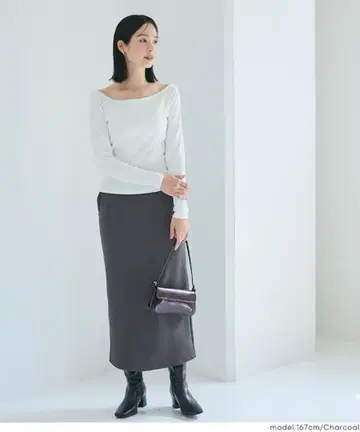 그레이 엠보싱 가공 스트레치 타이트 스커트