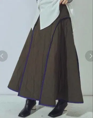 UN3D. 퀼팅 볼륨 스커트