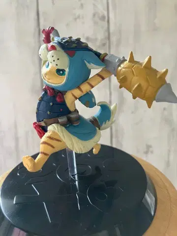 몬스터 헌터 몬헌 아이루 아오아시라 장비 피규어