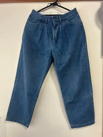 FARAH 투 턱 블루 데님 팬츠