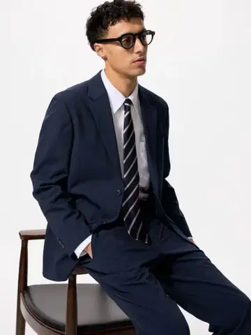 새상품급 유니클로 감동 자켓 2WAY 스트레치 울 라이크 네이비 XL