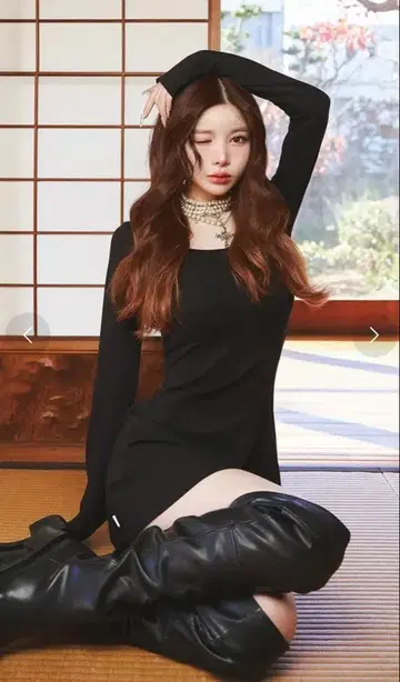 미사용 새상품 Darich 실루엣 컷 미니 원피스