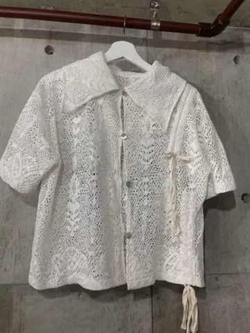 Kobeeraystudio 화이트 레이스 편직 셔츠 반팔