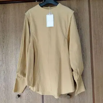 볼륨 소매 블라우스