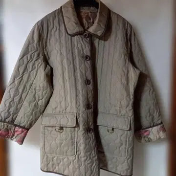 베이지 퀼팅 자켓 꽃무늬 안감