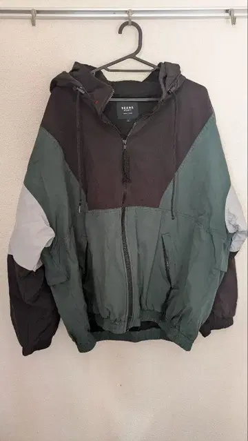 나일론 자켓 후드 부착 그린/블랙