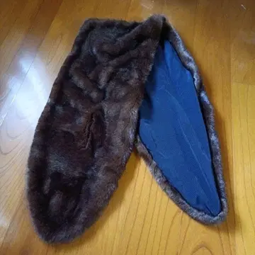 ZARA 깊은 브라운 인조 모피 머플러