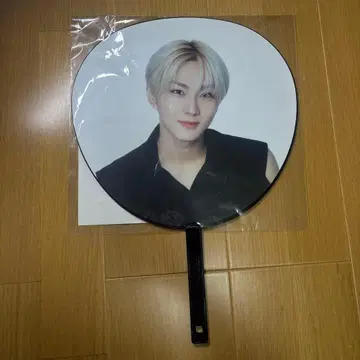 JUNGWON WALK THE LINE 정원 부채