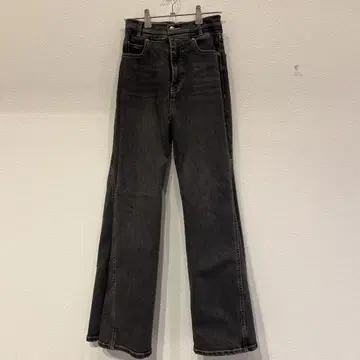 SNIDEL 블랙 부츠컷 데님