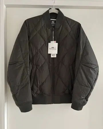 새상품 유니클로 x 화이트 마운티니어링 리사이클 하이브리드 다운