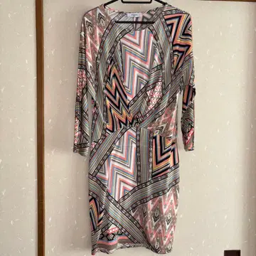 EGERIE 지그재그 패턴 긴팔 원피스