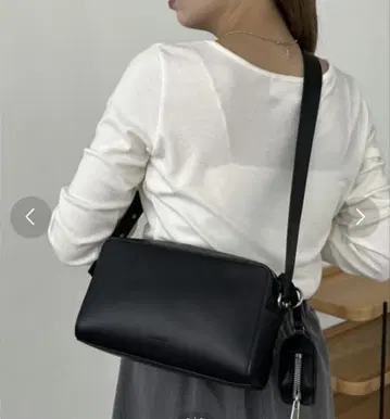 카프리스 레 마쥬 숄더백 블랙