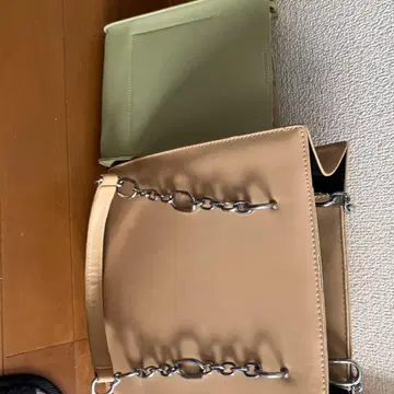 베이지 그린 체인 백