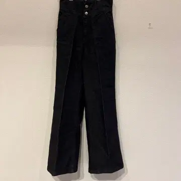 SNIDEL 블랙 부츠컷 데님