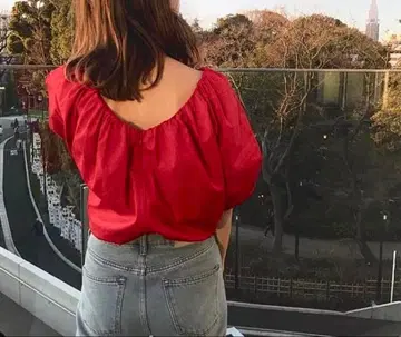 VONDEL 빨간색 오프숄더 벌룬 소매