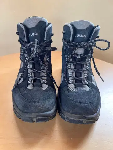 LOWA 등산화 GORE-TEX 블랙&그레이