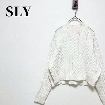 SLY 하이넥 케이블 니트 풀오버 로우 게이지 레이온 혼방 화이트