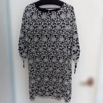 꽃무늬 자수 7부 소매 깔끔한 원피스 Msize