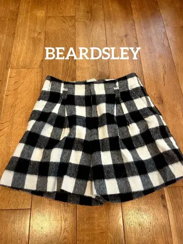 BEARDSLEY 블랙 화이트 체크 숏팬츠
