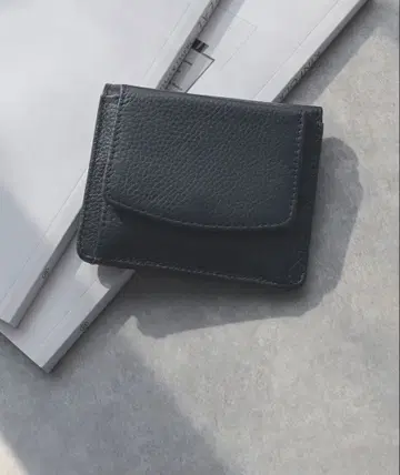 네이비 가죽 접이식 지갑