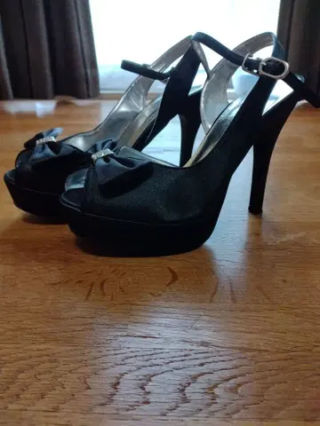 여성용 리본 포함 오픈토 하이힐 펌프스